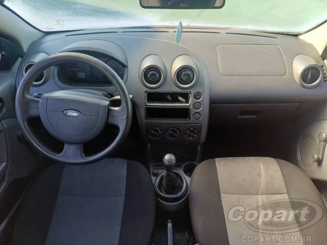 2004 FORD FIESTA 