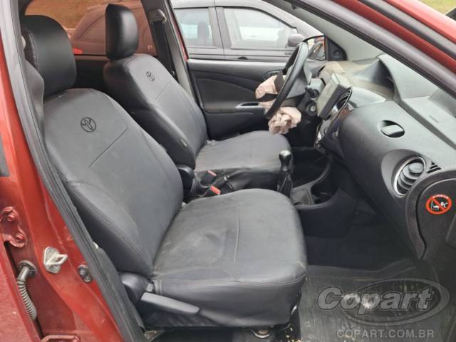 2015 TOYOTA ETIOS SEDA 