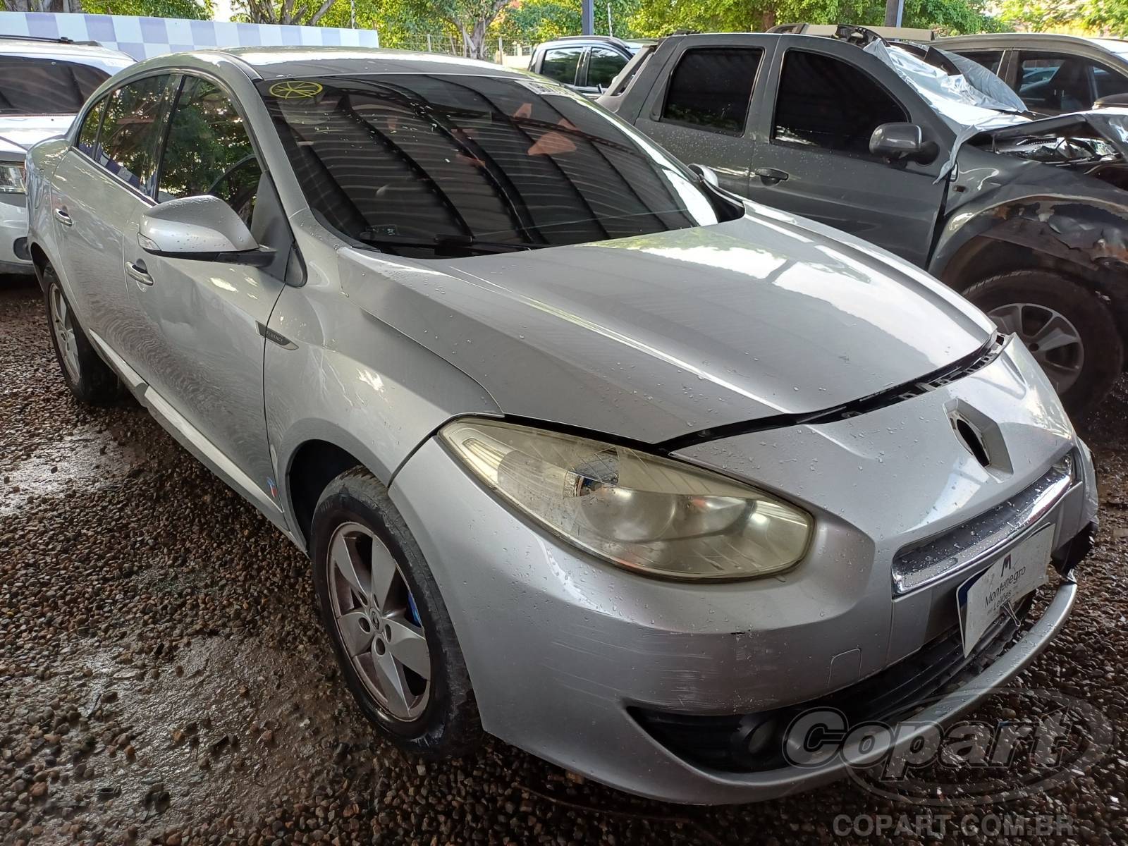 Veículo Renault Fluence Renault Fluence Dynamique 2.0 16V Hi-Flex 2011 Colisão Pequena Monta 2011 em leilão