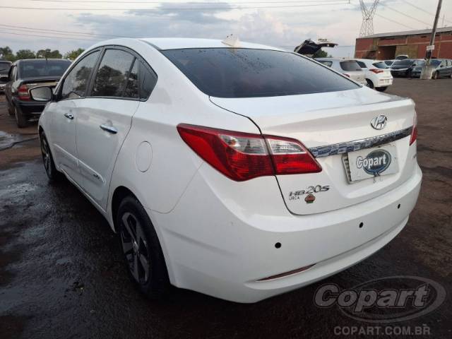 2014 HYUNDAI HB20S 