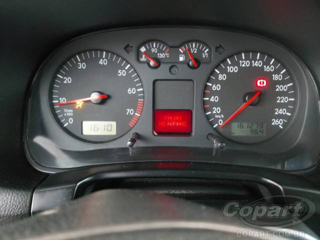 2002 VOLKSWAGEN GOLF 