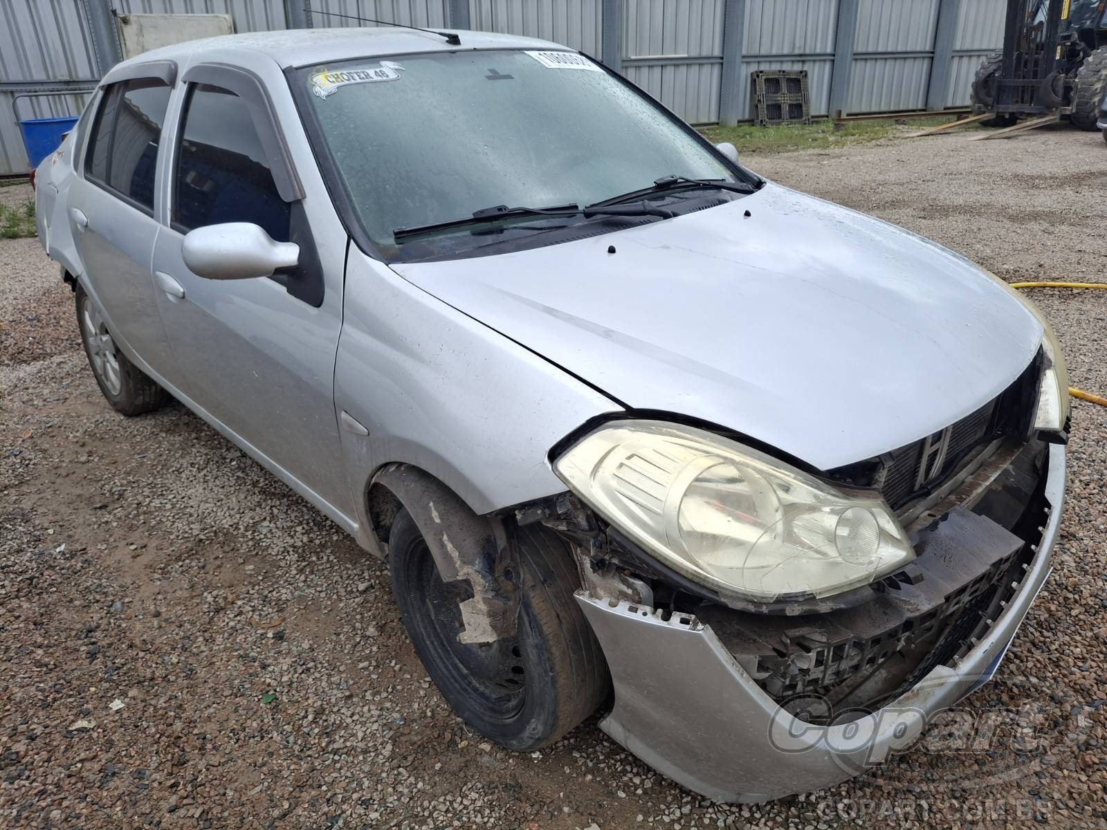 Veículo Renault Symbol RENAULT Symbol 2012 - Motor dá partida e engrena 2012 em leilão