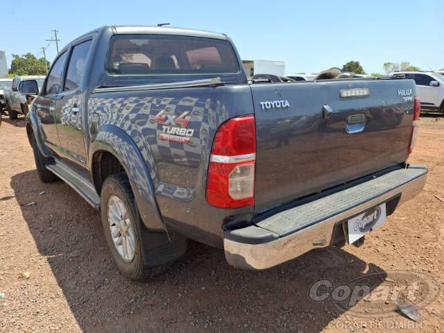 2015 TOYOTA HILUX CD 