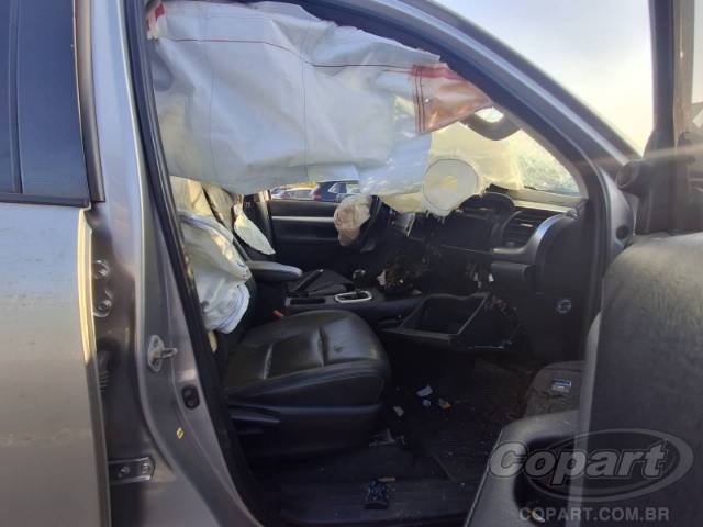 2021 TOYOTA HILUX CD 