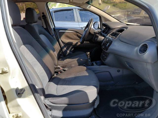 2015 FIAT PUNTO 