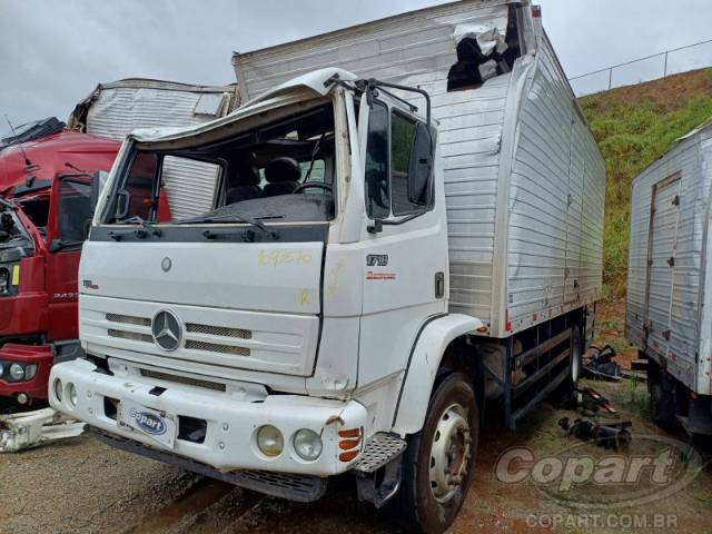 2009 MERCEDES BENZ 1718 