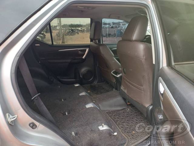 2017 TOYOTA HILUX SW4 