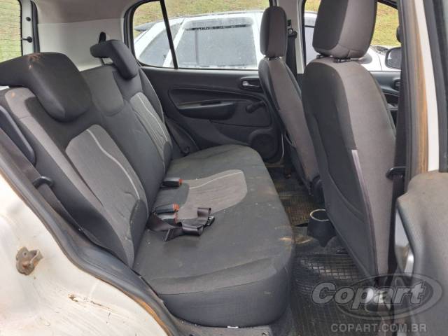 2017 FIAT UNO 