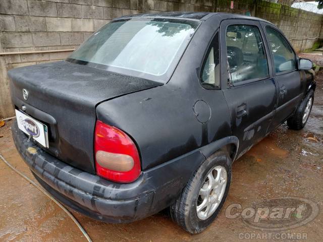 2004 CHEVROLET CORSA SEDAN 