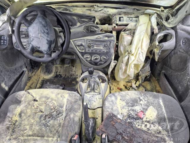 2001 FORD FOCUS SEDAN 