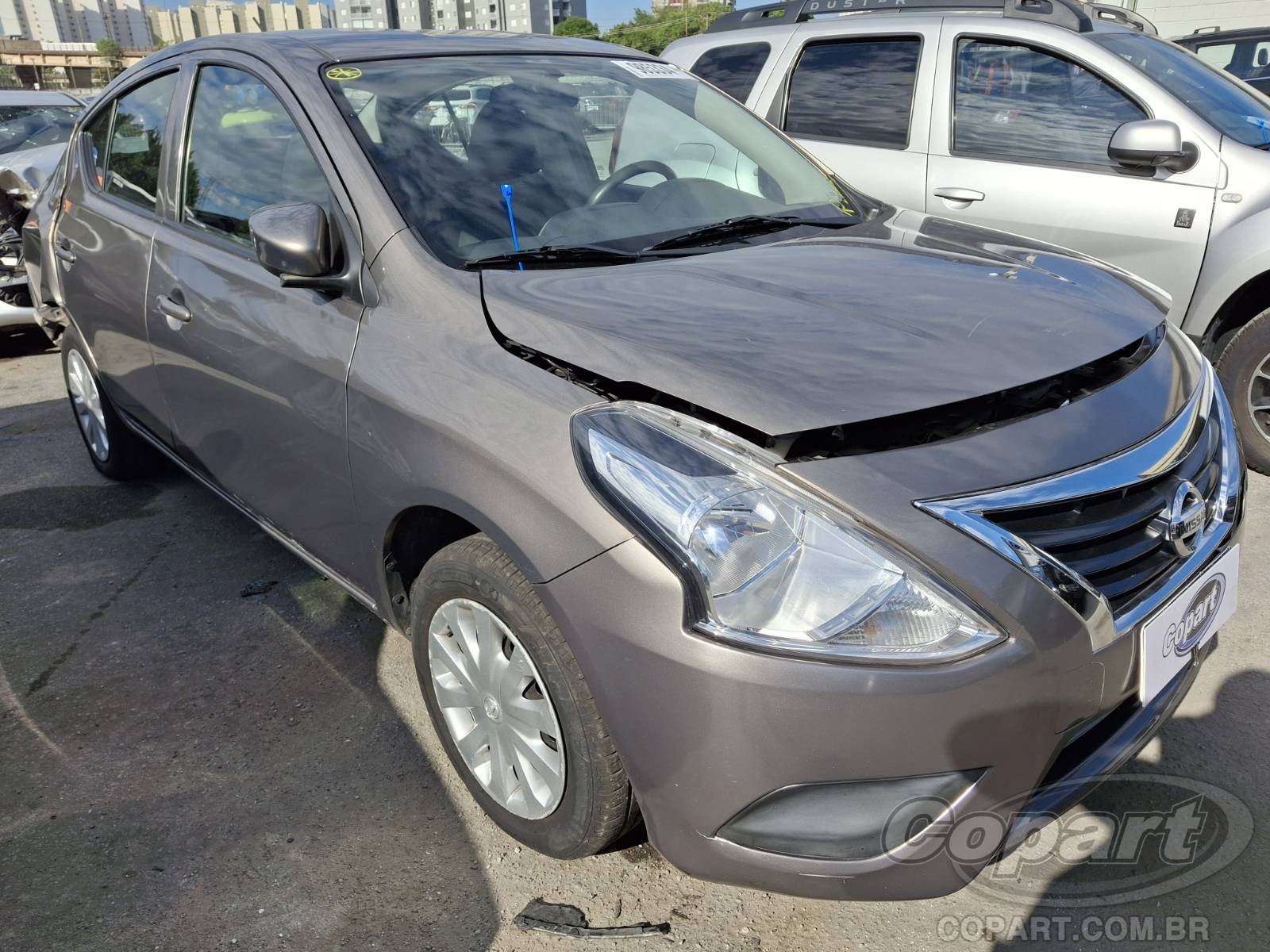 Nissan Versa 1.0 2015 Médio Dano Traseiro