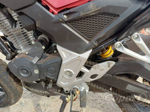 2025 HONDA CB 300F 