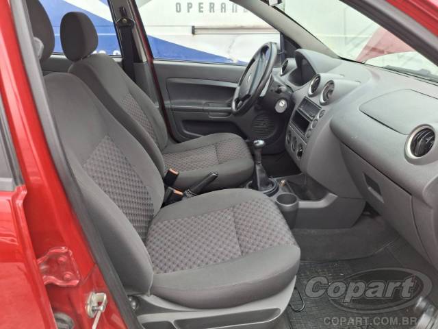 2005 FORD FIESTA 