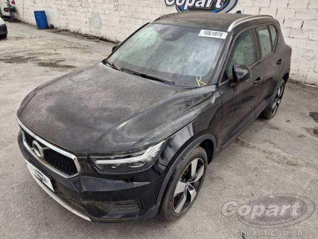 2020 VOLVO XC40 