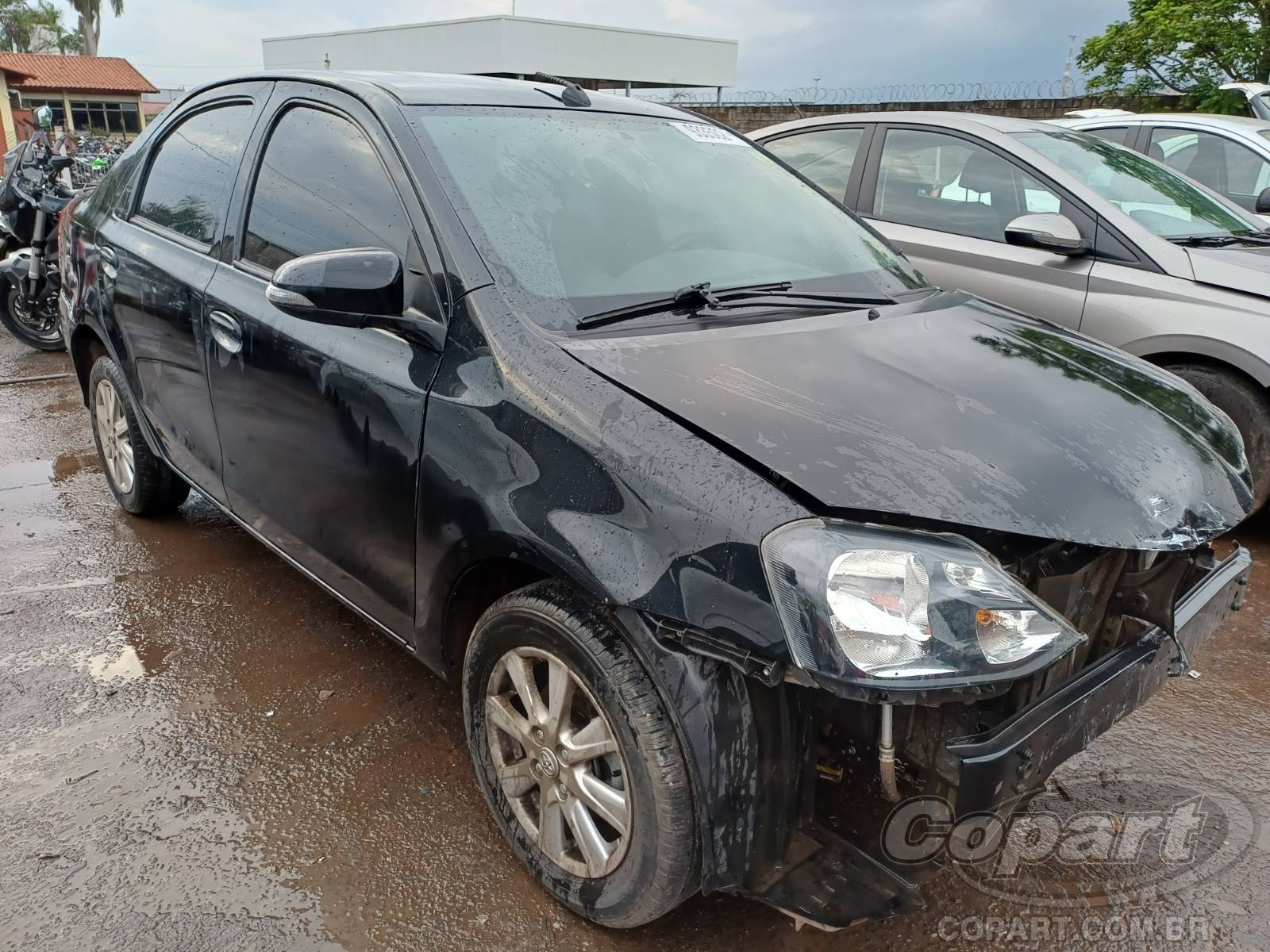 Veículo Toyota Etios Toyota Etios Seda X Plus AT 1.5 16V 2021 Médio Dano 2021 em leilão