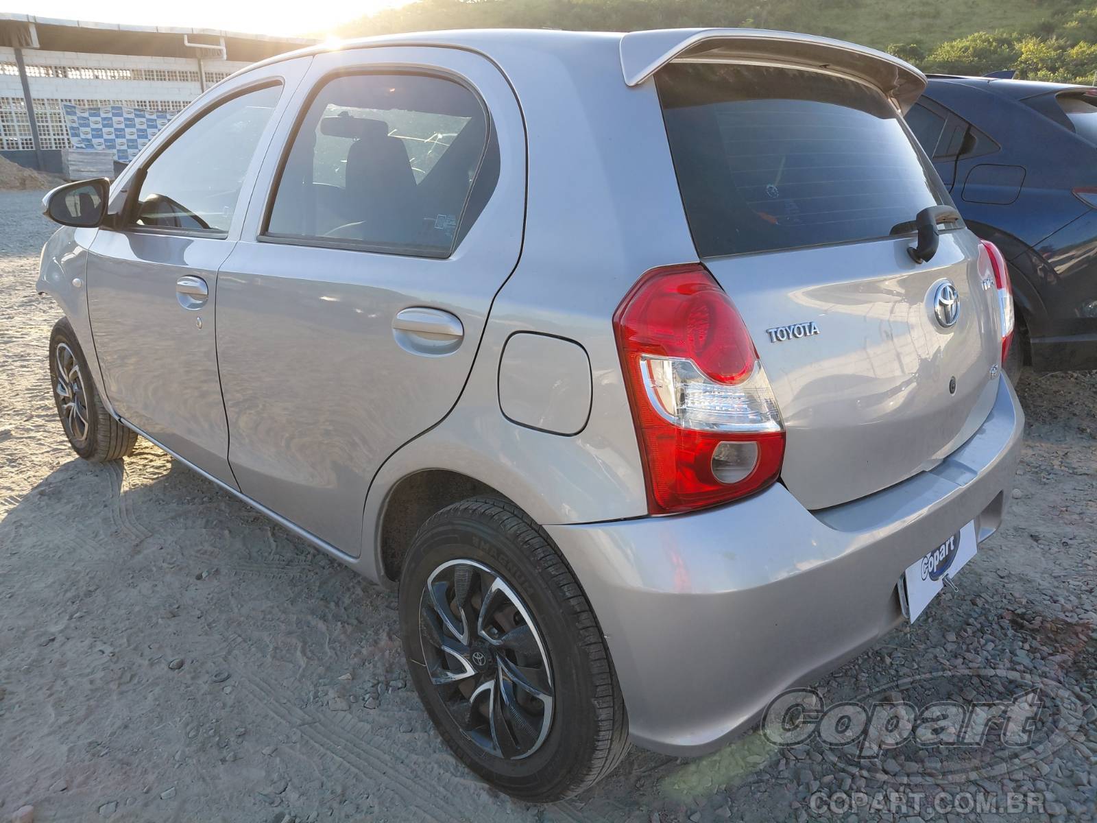 2018 TOYOTA ETIOS — foto 3 de 11