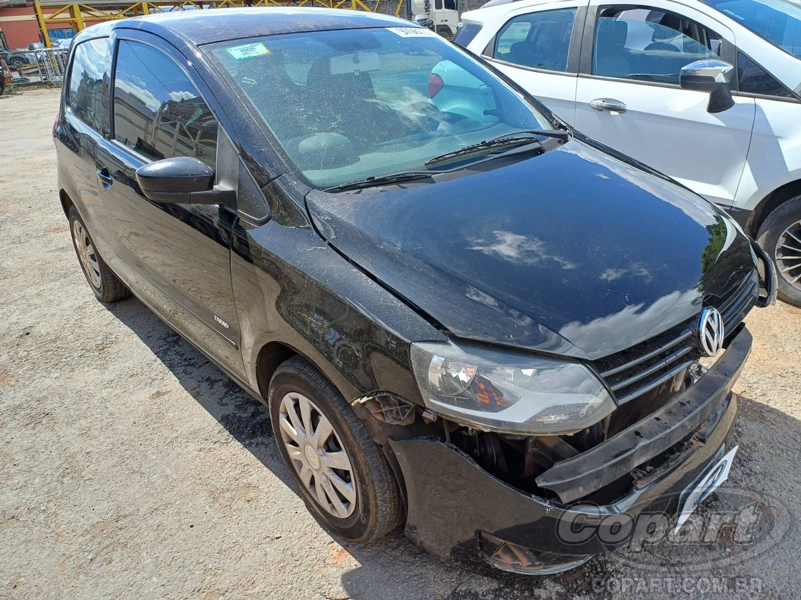 Veículo VW - VolksWagen Fox Volkswagen Fox 1.0 Total Flex 2011 Colisão Média Monta 2011 em leilão