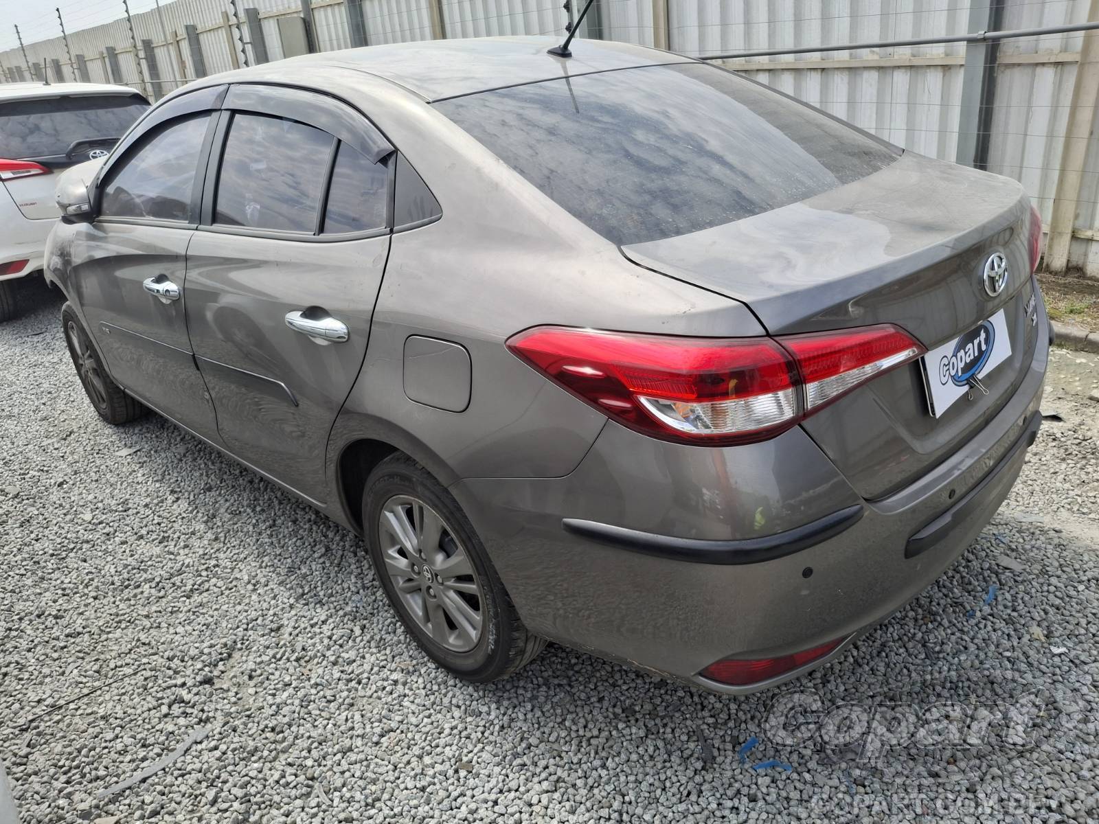 Foto 3: 2020 TOYOTA YARIS SEDA