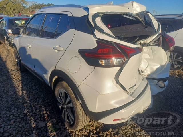 2022 NISSAN KICKS 