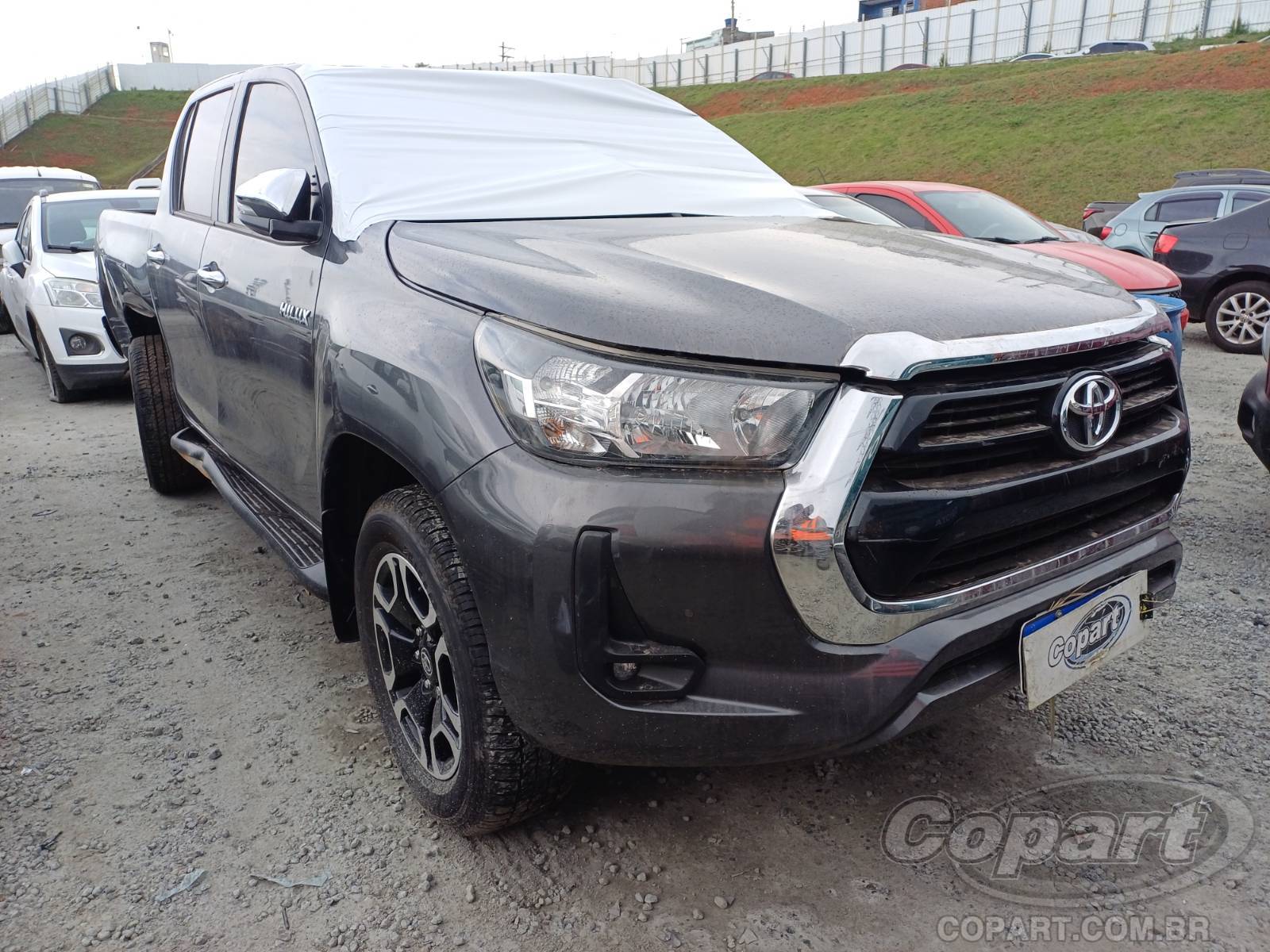 Veículo Toyota Hilux Toyota Hilux CD SRV 2.8 D-4D Turbo 2024 Médio Dano 2024 em leilão