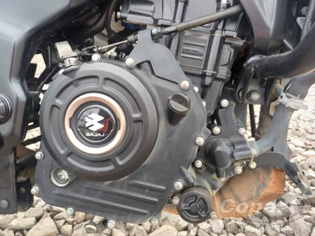 2025 BAJAJ DOMINAR 