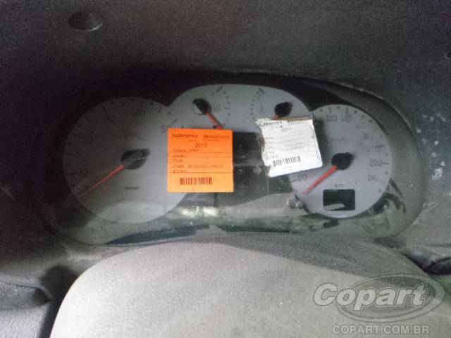 Foto 8 de 10: 2001 RENAULT CLIO