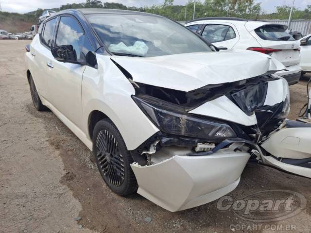 2023 NISSAN LEAF 