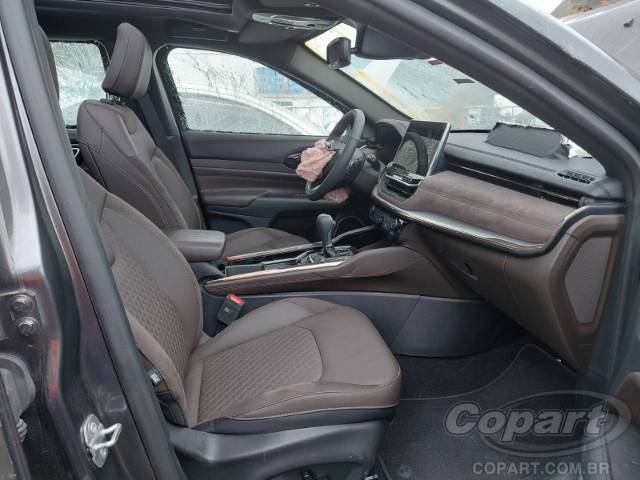 2025 JEEP COMMANDER 