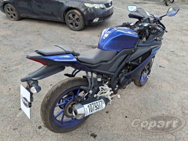 2025 YAMAHA YZF R15 