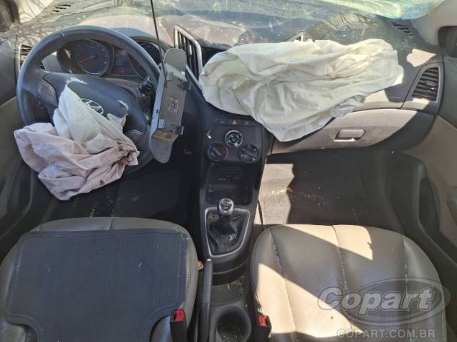 2015 HYUNDAI HB20 