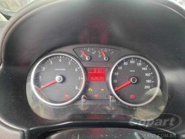 2012 VOLKSWAGEN VOYAGE 