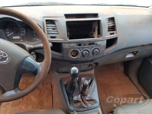 2015 TOYOTA HILUX CS 