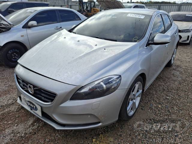2015 VOLVO V40 
