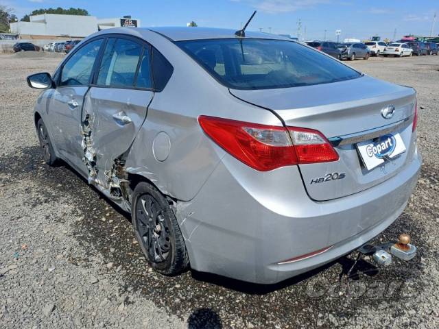 2014 HYUNDAI HB20S 