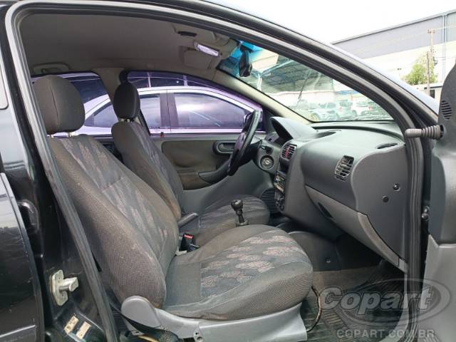 2003 CHEVROLET CORSA SEDAN 
