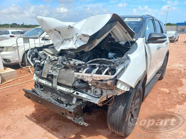 2017 TOYOTA HILUX SW4 