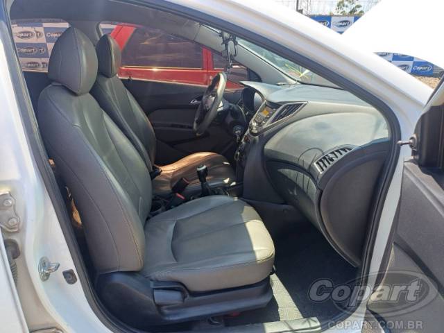 2015 HYUNDAI HB20S 