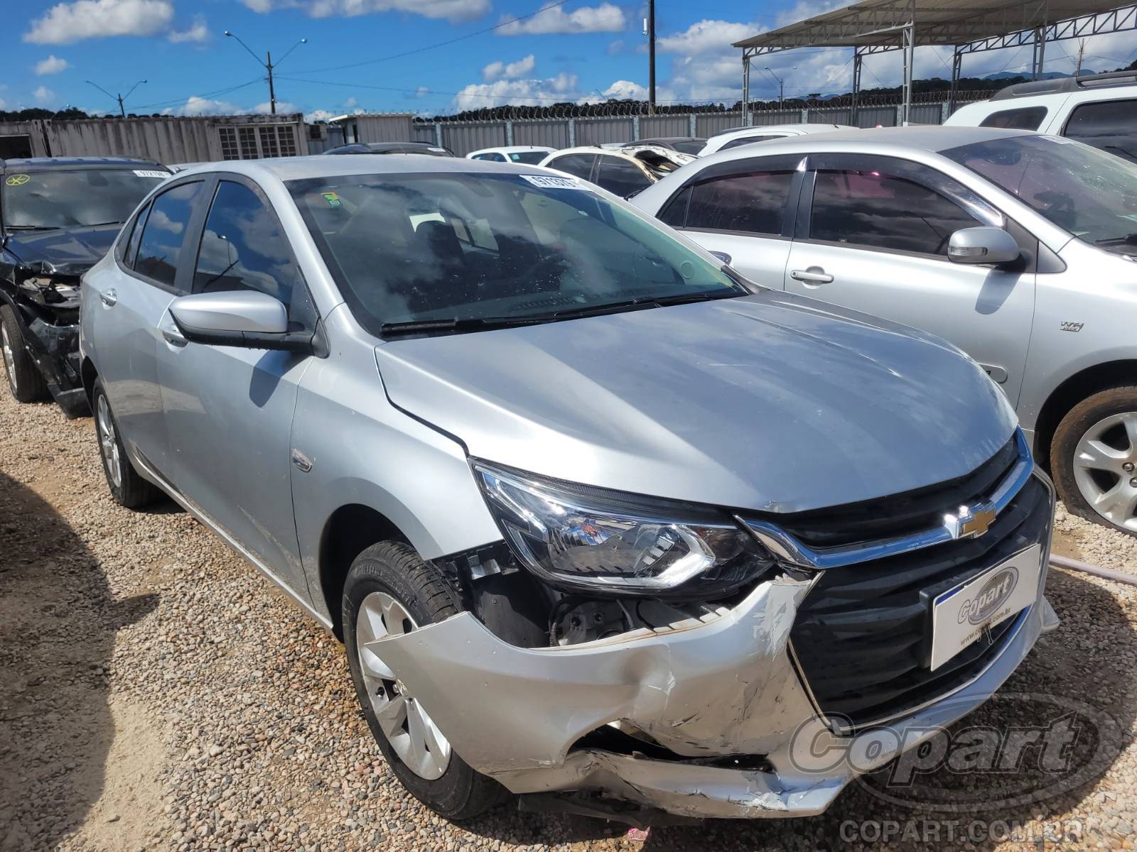 Veículo GM - Chevrolet Onix Chevrolet Onix Plus LT 1.0 12V Ecotec 2023 Médio Dano Frontal 2023 em leilão