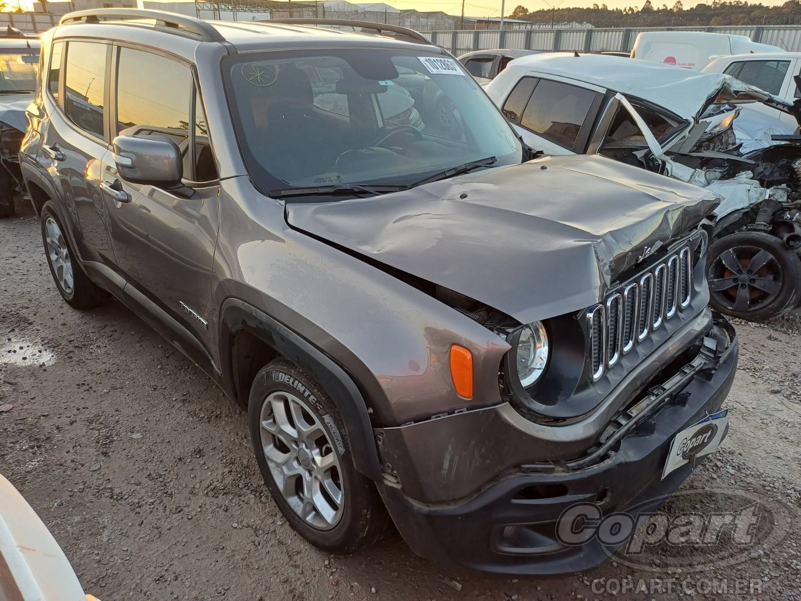 Veículo Fiat Renegade JEEP RENEGADE LONGITUDE 1.8 16V E.TORQ EVO 2017 2017 em leilão