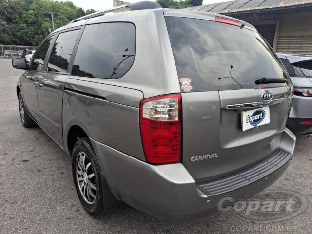 2011 KIA GRAND CARNIVAL 