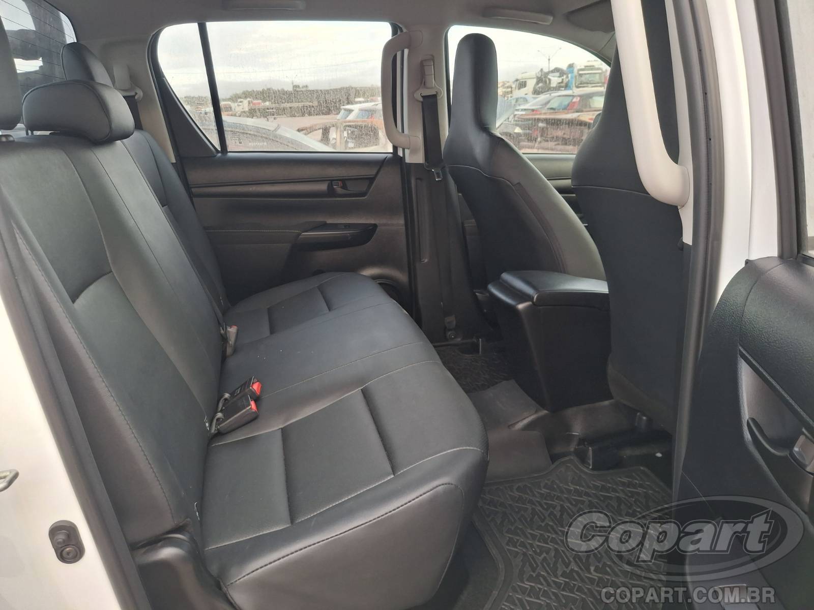 2024 TOYOTA HILUX CD — foto 6 de 10