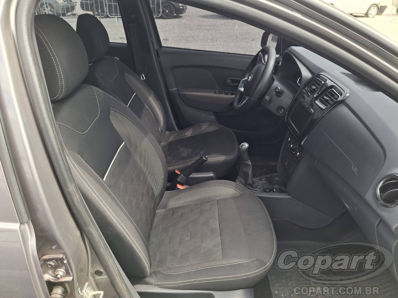 2024 RENAULT LOGAN — foto 5 de 10