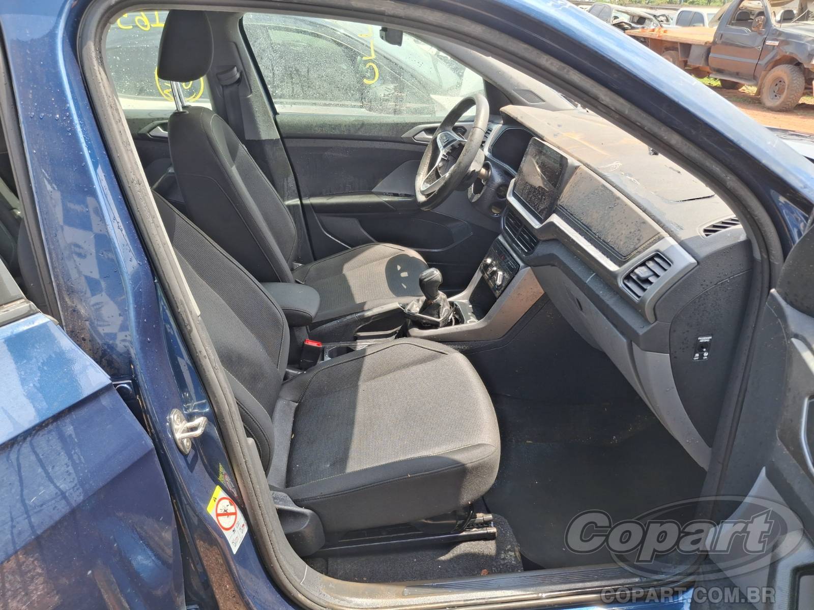 2025 VOLKSWAGEN T-CROSS — foto 5 de 11