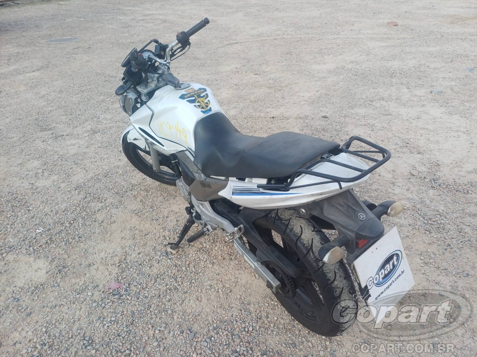 2015 YAMAHA FAZER — foto 3 de 10