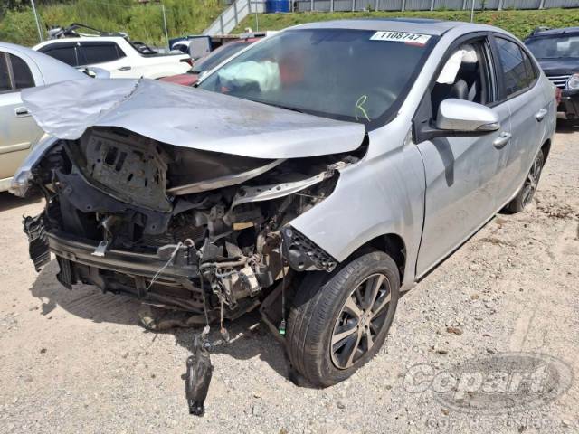 2021 TOYOTA YARIS SEDA 