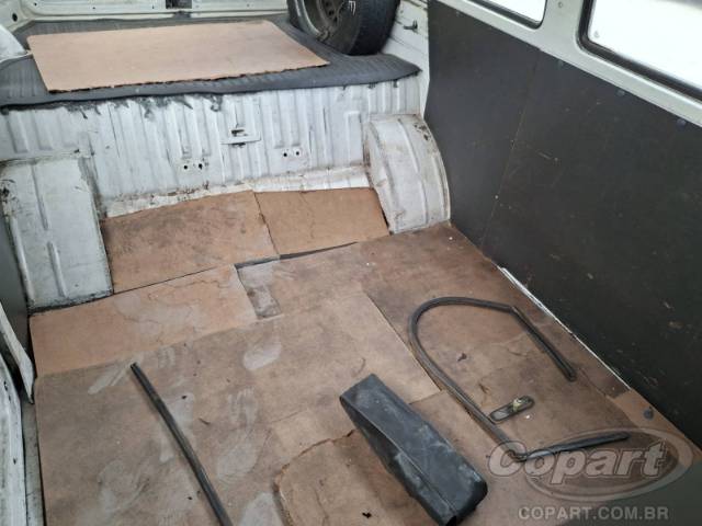 2011 VOLKSWAGEN KOMBI 