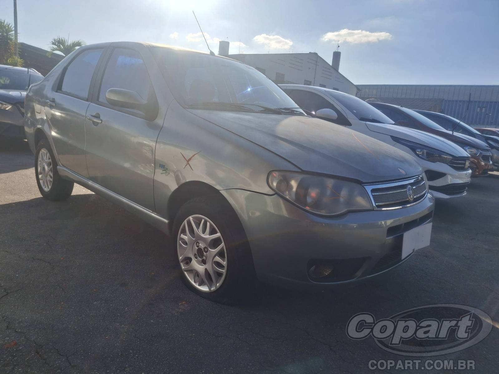 Veículo Fiat Siena Fiat Siena HLX 1.8 2007 Recuperado 2007 em leilão