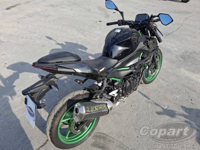 2026 KAWASAKI Z500 