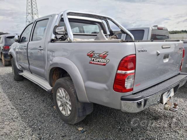 2015 TOYOTA HILUX CD 