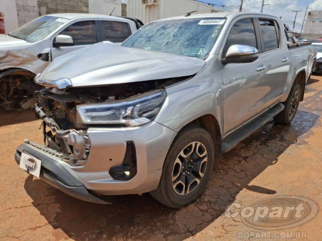 2024 TOYOTA HILUX CD 